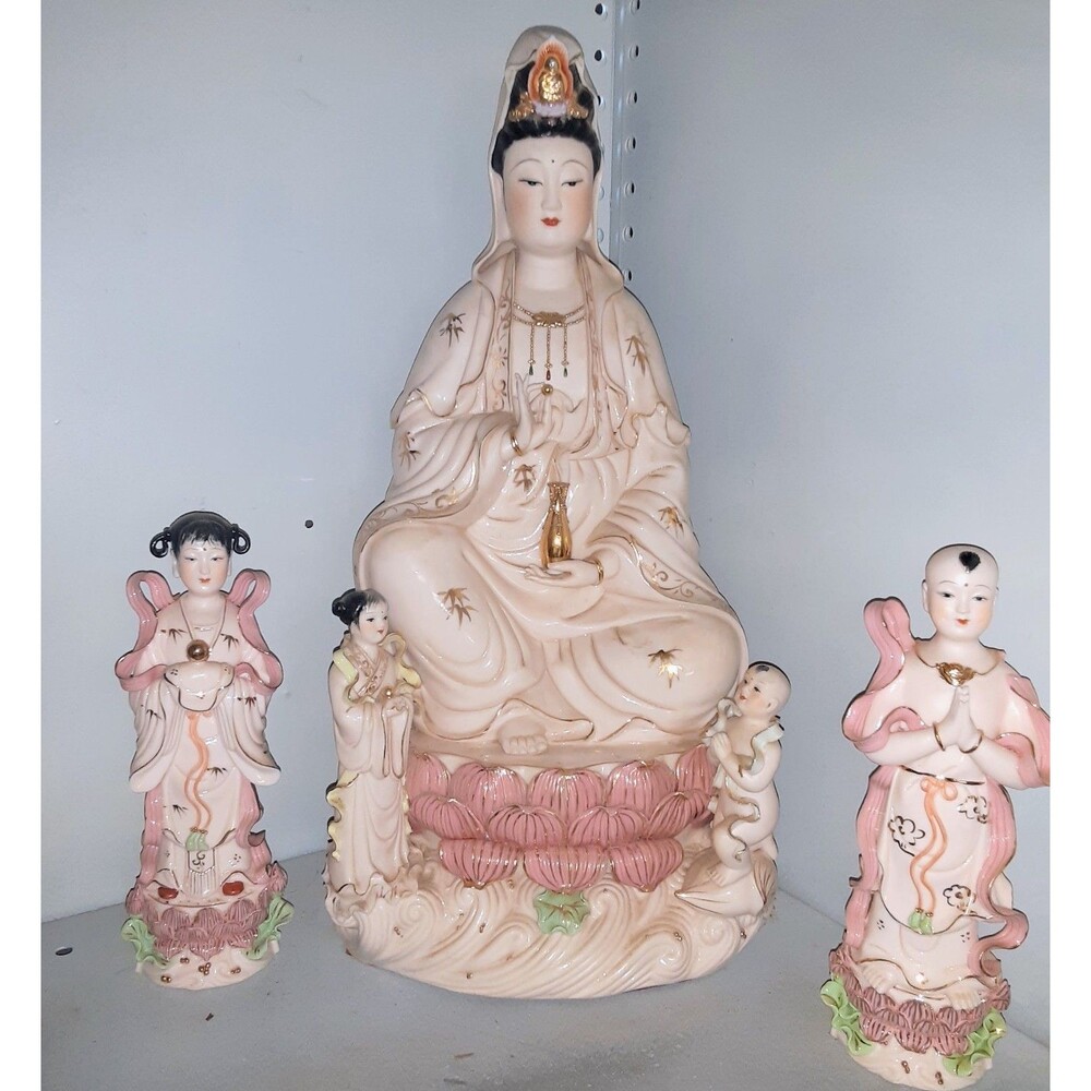 Vintage Dehua Porcelain Gild "Blanc de Chine" Guanyin Quan Yin Statue Signed
